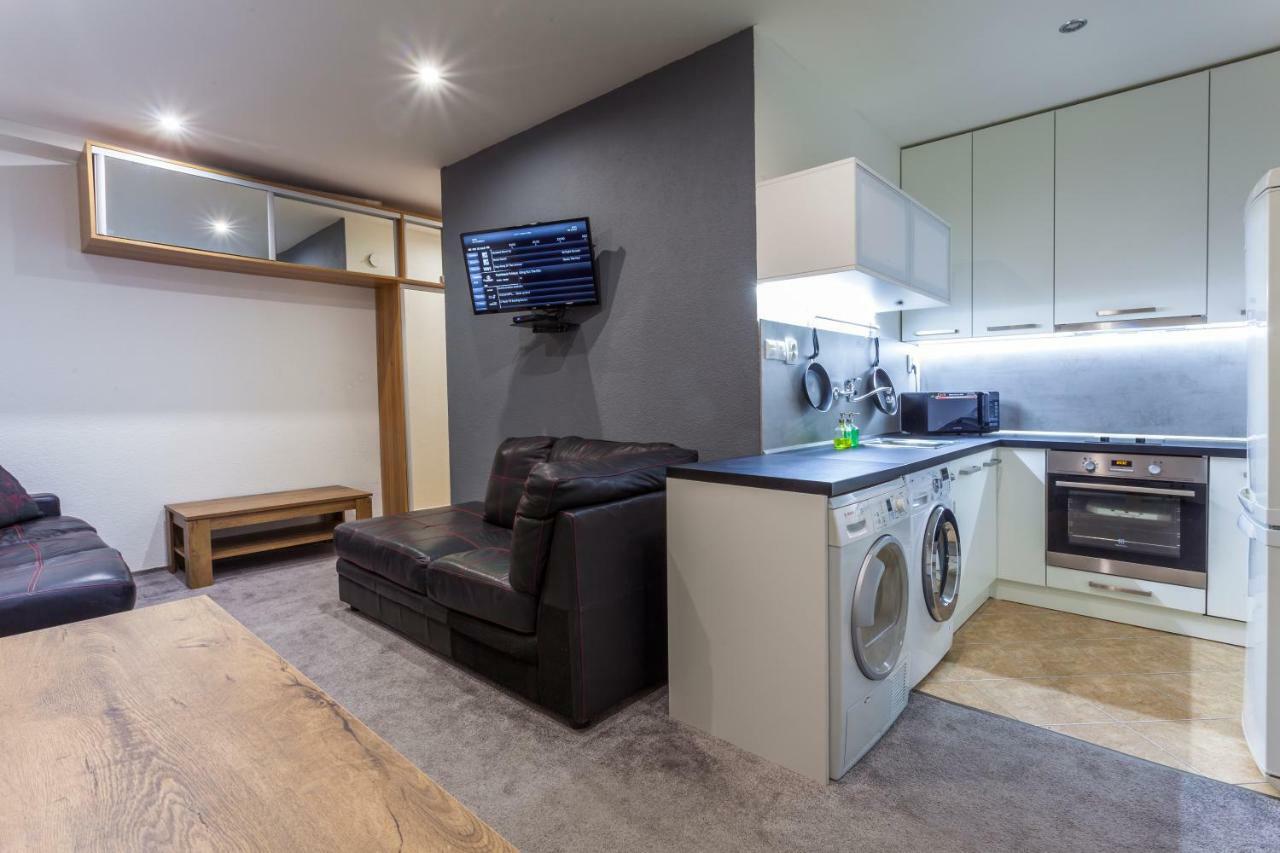 Air-Conditioned Apartment Sancova - Old Town บราติสลาวา ภายนอก รูปภาพ